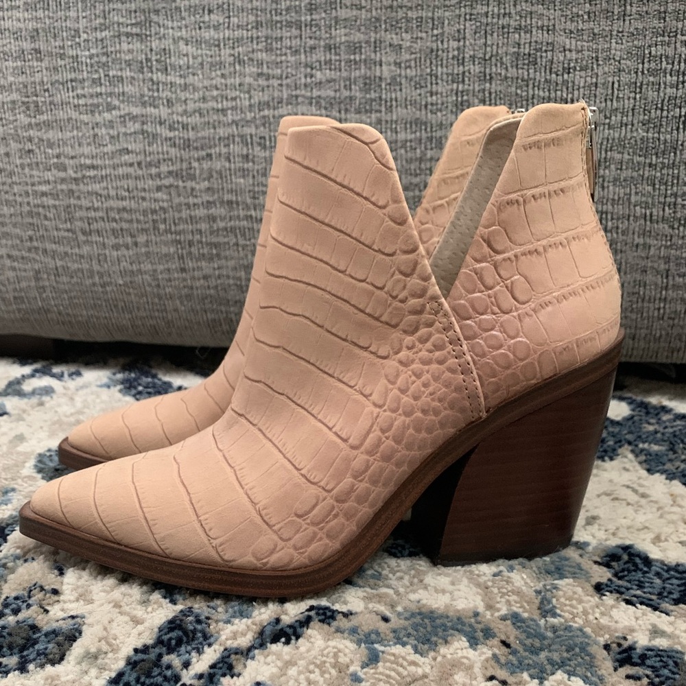 NWOB Vince Camuto Gigietta heeled booties. Perfect condition and never worn.
